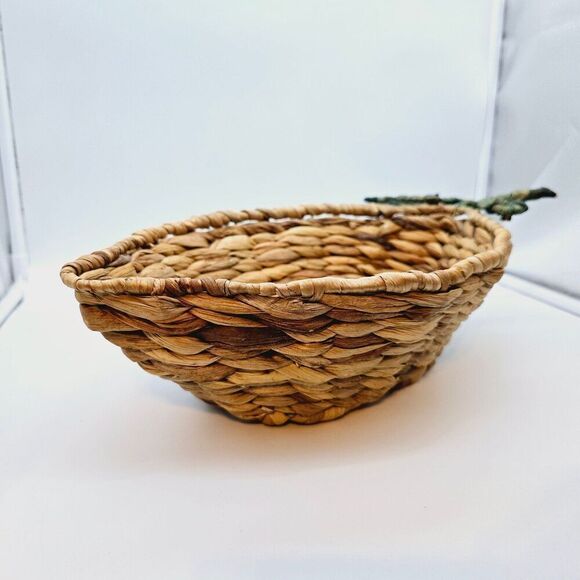 Natural Woven Basket with Leaf Accent - Picture 2 of 12